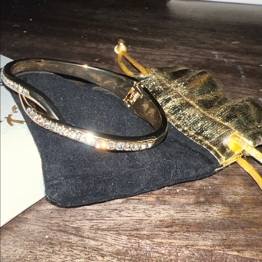 House of Harlow 1960 - Pavé Rhinestone Infinity Knot Bangle - Picture 3 of 5